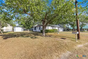 408 Davidson St, Yoakum, TX 77995 - Photo 33