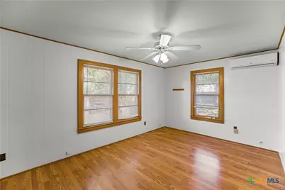 408 Davidson Street, Yoakum, TX 77995 - Photo 23