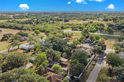 408 Davidson Street, Yoakum, TX 77995 - Photo 37