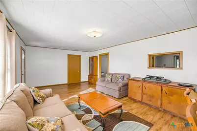 408 Davidson Street, Yoakum, TX 77995 - Photo 7