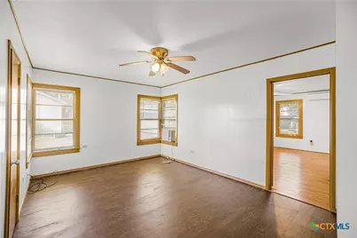 408 Davidson Street, Yoakum, TX 77995 - Photo 21
