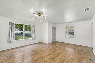 904 Kirk Street, Taylor, TX 76574 - Photo 7