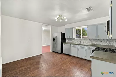 904 Kirk Street, Taylor, TX 76574 - Photo 9