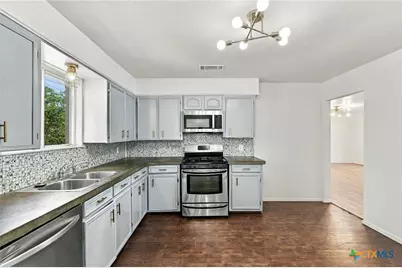 904 Kirk Street, Taylor, TX 76574 - Photo 11
