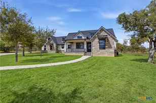 485 Post Oak St, Gonzales, TX 78629 - Photo 1