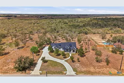 485 Post Oak Street, Gonzales, TX 78629 - Photo 3