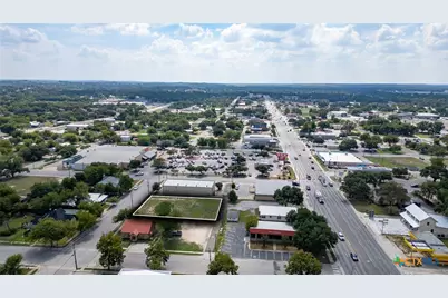 606 S Chestnut Street, Lampasas, TX 76550 - Photo 1