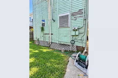 1612 Ave L, Galveston, TX 77550 - Photo 11
