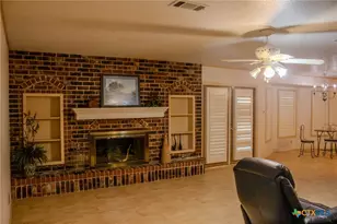 505 Ball Airport Rd, Victoria, TX 77904 - Photo 11