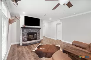838 E Oak St, Goliad, TX 77963 - Photo 15