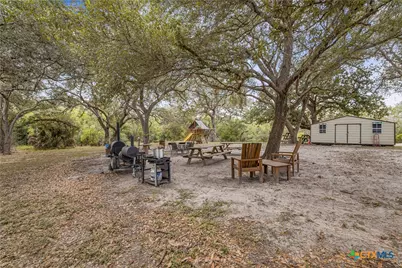 838 E Oak Street, Goliad, TX 77963 - Photo 35
