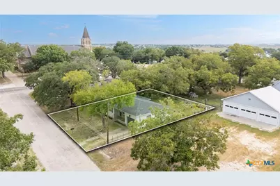 504 N Arnim, Moulton, TX 77975 - Photo 3