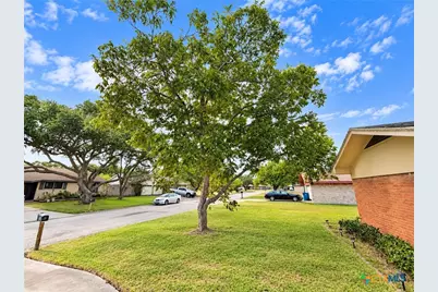 114 Linnville Drive, Port Lavaca, TX 77979 - Photo 3