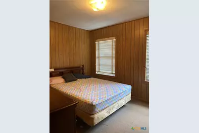 410 W 14th Street, Shiner, TX 77984 - Photo 17