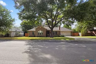 1935 Tiara Dr, New Braunfels, TX 78130 - Photo 3