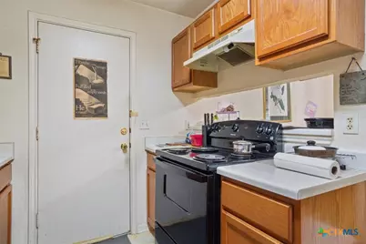 801 S 24th Street, Temple, TX 76501 - Photo 5