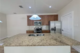 727 Gristmill Dr, New Braunfels, TX 78130 - Photo 9