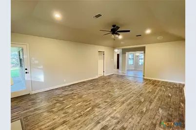 1818 Hidden Peak Circle, New Braunfels, TX 78130 - Photo 3