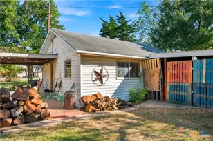 202 E Ave E, Rosebud, TX 76570 - Photo 3