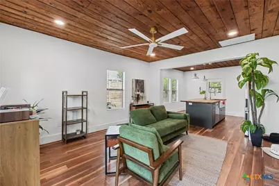 207 S Chestnut Street, Lampasas, TX 76550 - Photo 5