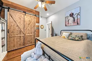 293 E Mather St, New Braunfels, TX 78130 - Photo 17