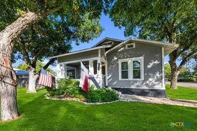 293 E Mather Street, New Braunfels, TX 78130 - Photo 1