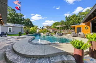 293 E Mather St, New Braunfels, TX 78130 - Photo 25