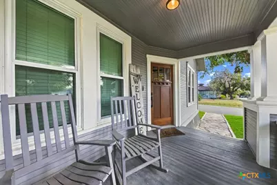 293 E Mather Street, New Braunfels, TX 78130 - Photo 3