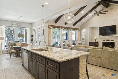 948 Woodland Oaks, New Braunfels, TX 78132 - Photo 3