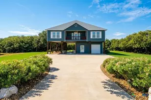 336 Bayside Dr, Seadrift, TX 77983 - Photo 1