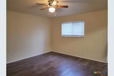 300 Milam Street #4, Seguin, TX 78155 - Photo 3