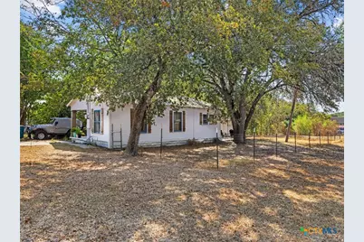 705 E Mountain Street, Seguin, TX 78155 - Photo 19