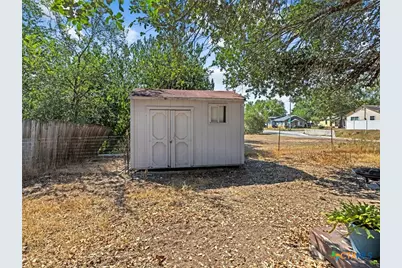 705 E Mountain Street, Seguin, TX 78155 - Photo 21