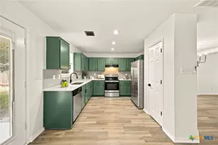 9007 Walnut Springs, Universal City, TX 78148 - Photo 9