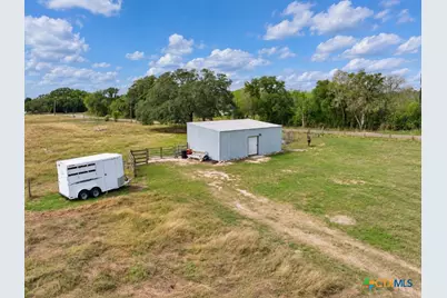 2491 E Fannin Goliad, Goliad, TX 77963 - Photo 11