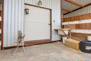 2491 E Fannin St, Goliad, TX 77963 - Photo 15