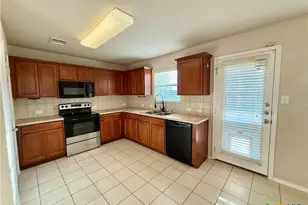 558 Briggs Dr, New Braunfels, TX 78130 - Photo 11