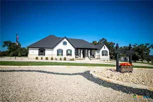 1207 Game Trl, New Braunfels, TX 78132 - Photo 35