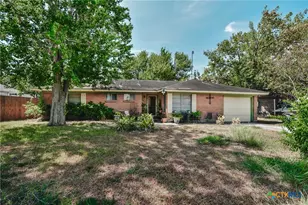 1310 Meadowview Dr, Port Lavaca, TX 77979 - Photo 1