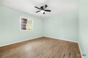 2215 N 9th St, Temple, TX 76501 - Photo 21