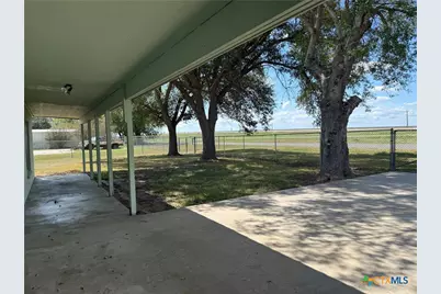 465 Blake Street, Victoria, TX 77905 - Photo 5