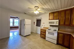 407 S Second St, Ganado, TX 77962 - Photo 9