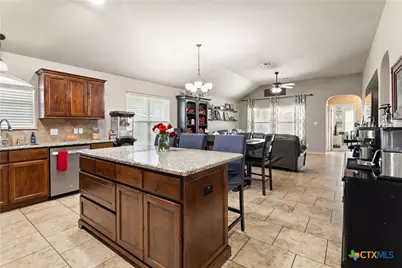 225 Terravista Trail, Victoria, TX 77904 - Photo 9