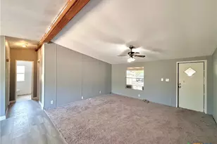201 Sandra Ln, Victoria, TX 77905 - Photo 15
