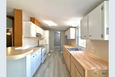 201 Sandra Lane, Victoria, TX 77905 - Photo 29