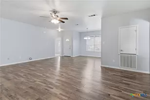4504 The Searchers Dr, Killeen, TX 76549 - Photo 5