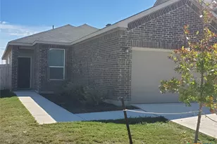 305 Dakota Crk, New Braunfels, TX 78130 - Photo 3