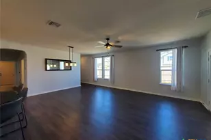 305 Dakota Crk, New Braunfels, TX 78130 - Photo 7