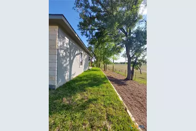 121 Spanish Oak Trail, Cameron, TX 76520 - Photo 3