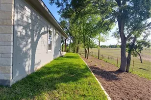 121 Spanish Oak Trail, Cameron, TX 76520 - Photo 3